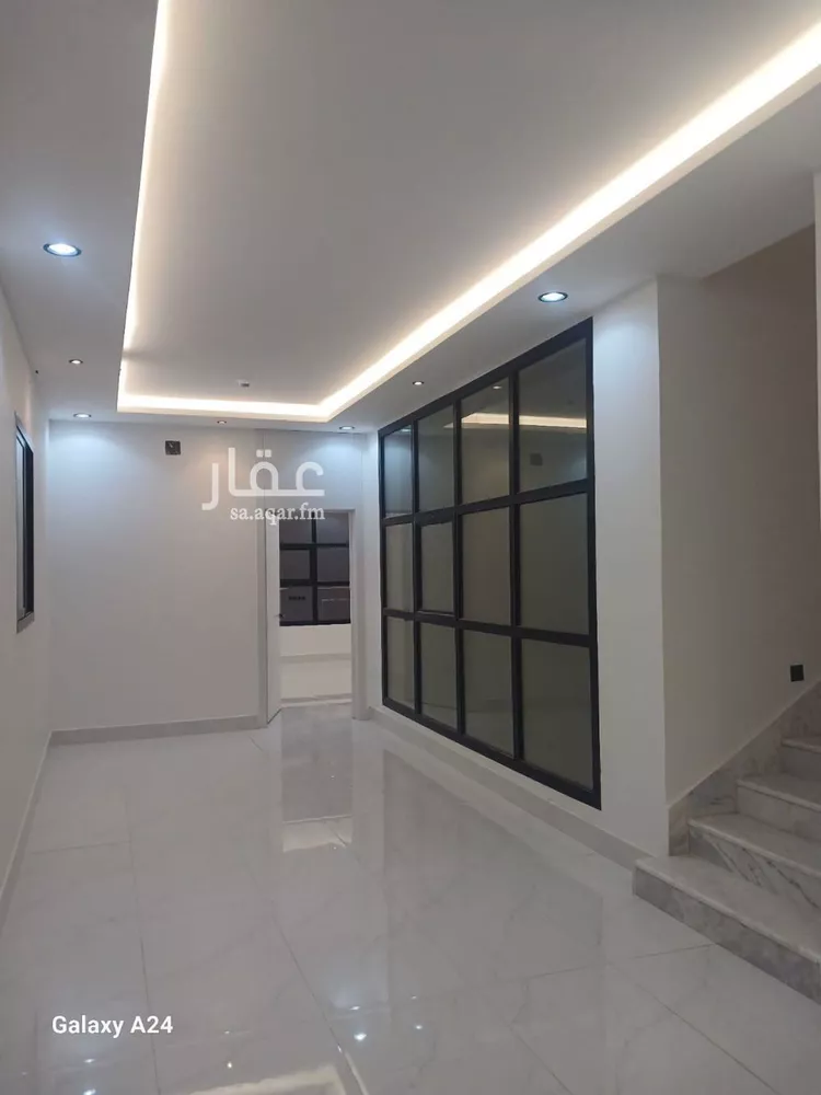 فيلا للبيع في شارع الجميل ابن حاتم, حي ظهرة لبن, مدينة الرياض, منطقة الرياض