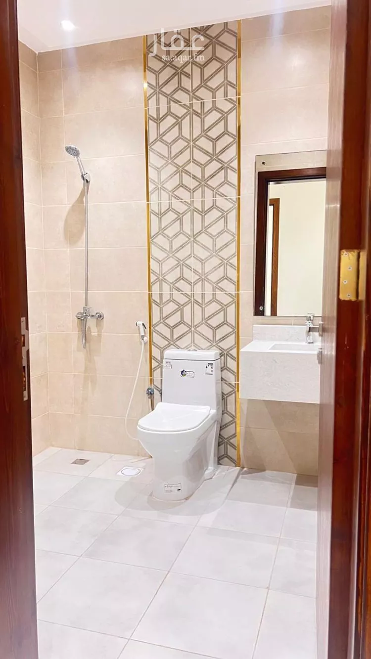 شقة للبيع في شارع شارع 18 ط, حي المحمدية 2, مدينة جازان, منطقة جازان صورة 3