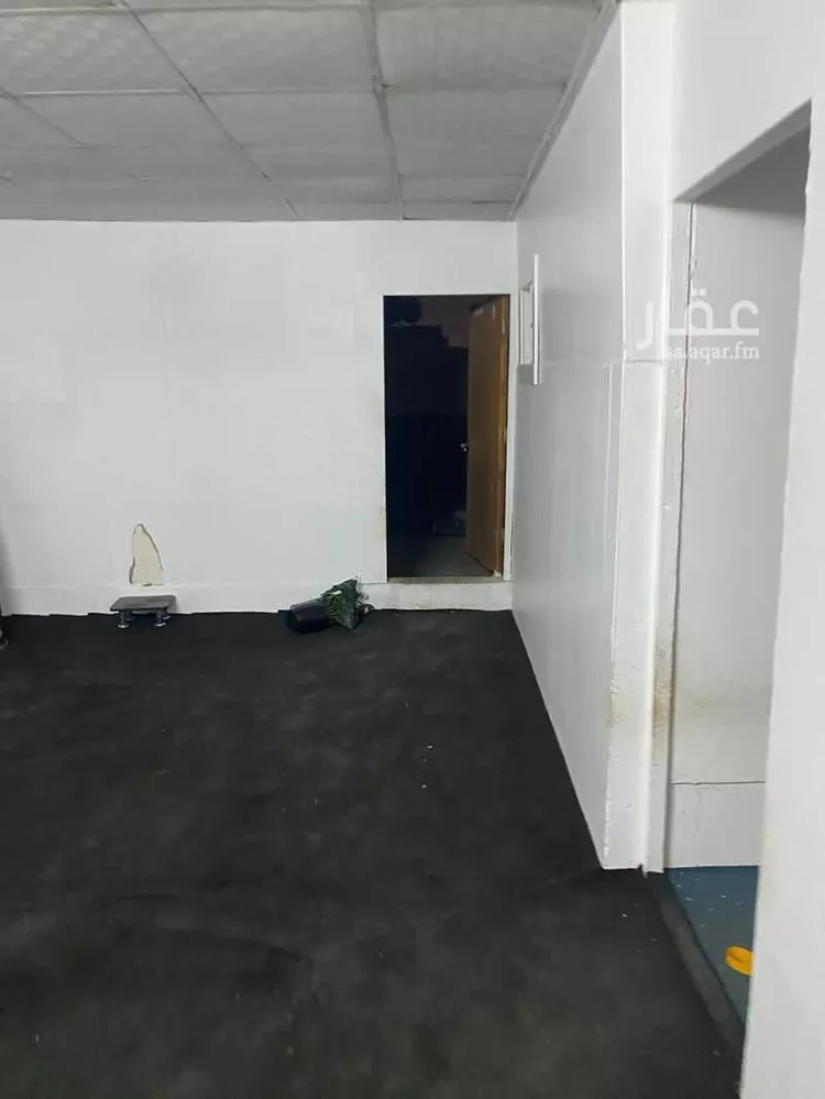 عمارة للإيجار في شارع الأمير مساعد بن عبدالرحمن بن فيصل, حي العريجاء الأوسط, مدينة الرياض, منطقة الرياض صورة 5