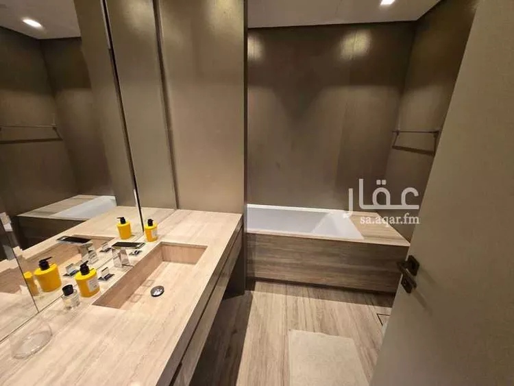 شقة للبيع في شارع الملك فهد الفرعي, حي العليا, مدينة الرياض, منطقة الرياض 7