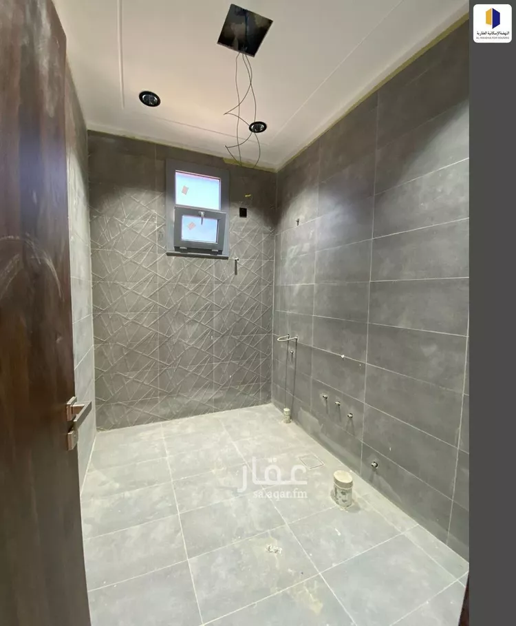 فيلا للبيع في شارع عائذ ابن عمرو ابن هلال المزني, حي المعارض, مدينة خميس مشيط, منطقة عسير صورة 2