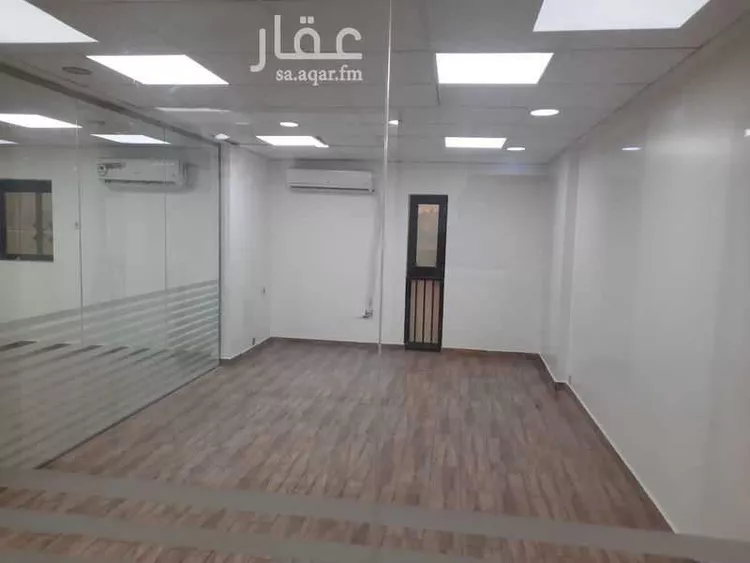 مكتب تجاري للإيجار في شارع الملك فهد الفرعي, حي الملك فهد, مدينة الرياض, منطقة الرياض 8