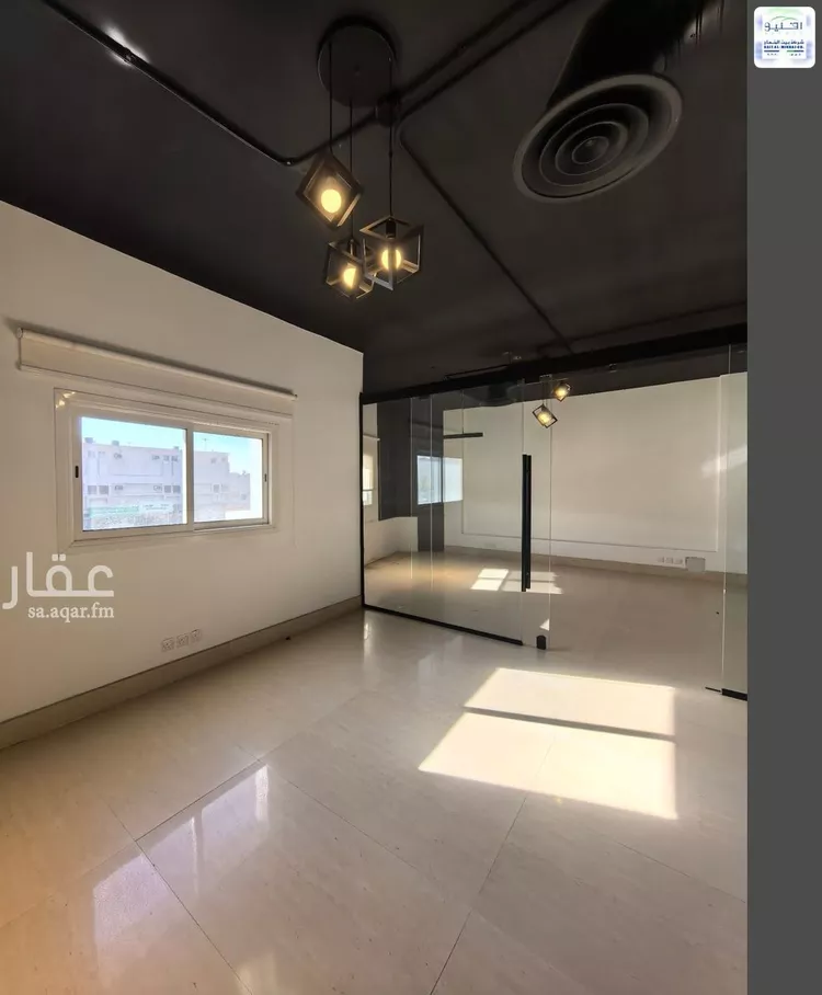 مكتب تجاري للإيجار في شارع طريق الإمام سعود بن عبدالعزيز بن محمد, حي النزهة, مدينة الرياض, منطقة الرياض صورة 2