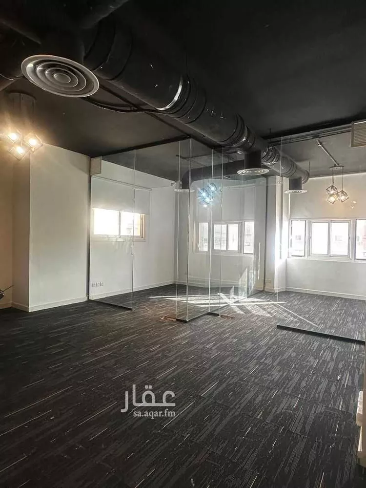 مكتب تجاري للإيجار في شارع طريق الإمام سعود بن عبدالعزيز بن محمد, حي النزهة, مدينة الرياض, منطقة الرياض صورة 2