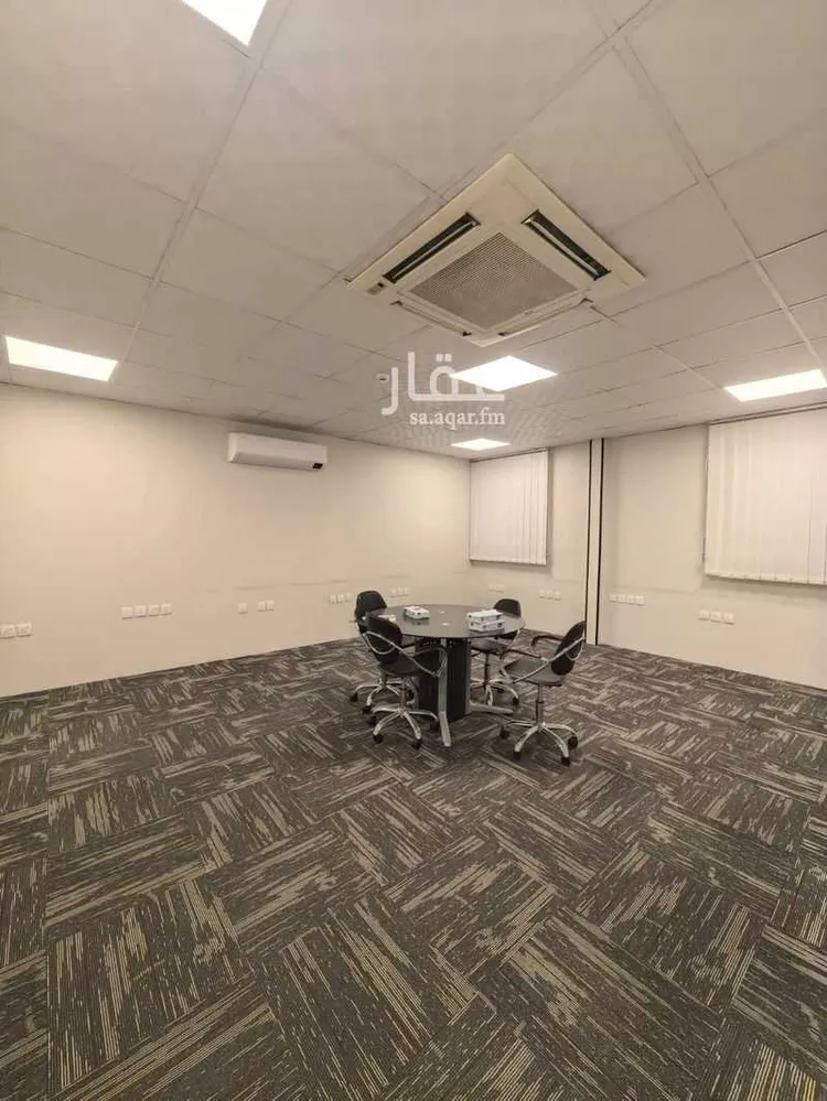 مكتب تجاري للإيجار في شارع طريق عثمان بن عفان الفرعي, حي الإزدهار, مدينة الرياض, منطقة الرياض صورة 3