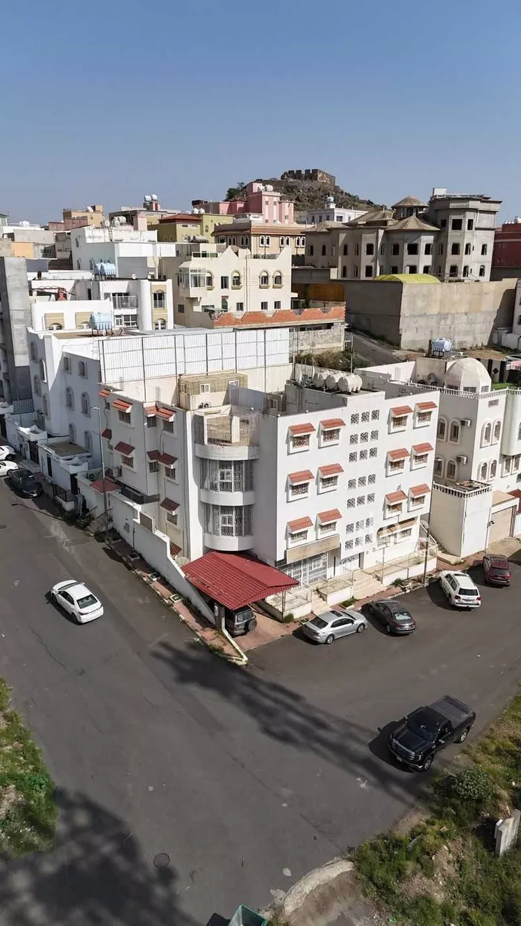 عمارة للبيع في شارع الاخيار, حي القري, مدينة ابها, منطقة عسير