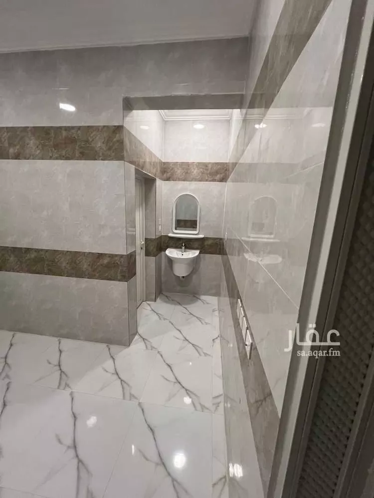 شقة للإيجار في شارع الملك خالد, حي السلامة, مدينة احد رفيده, منطقة عسير صورة 4