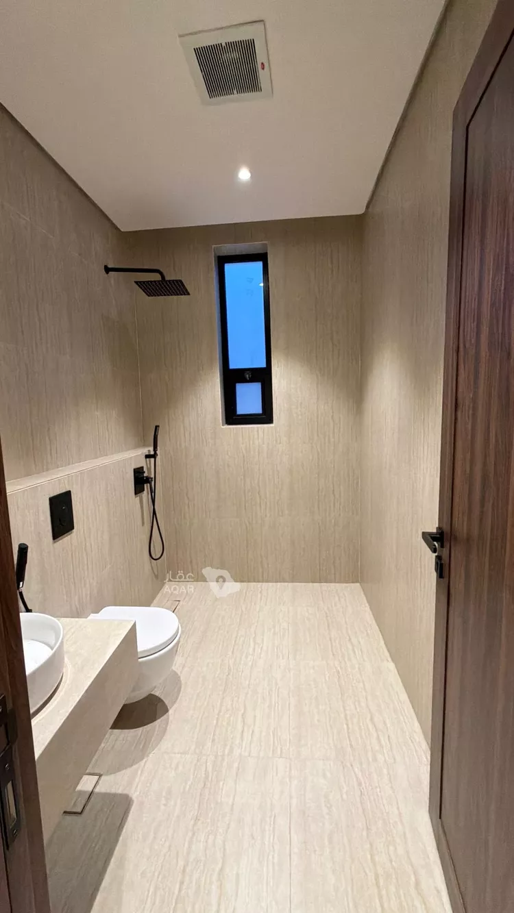 Floor for Sale in Riyadh Al Olaya 12