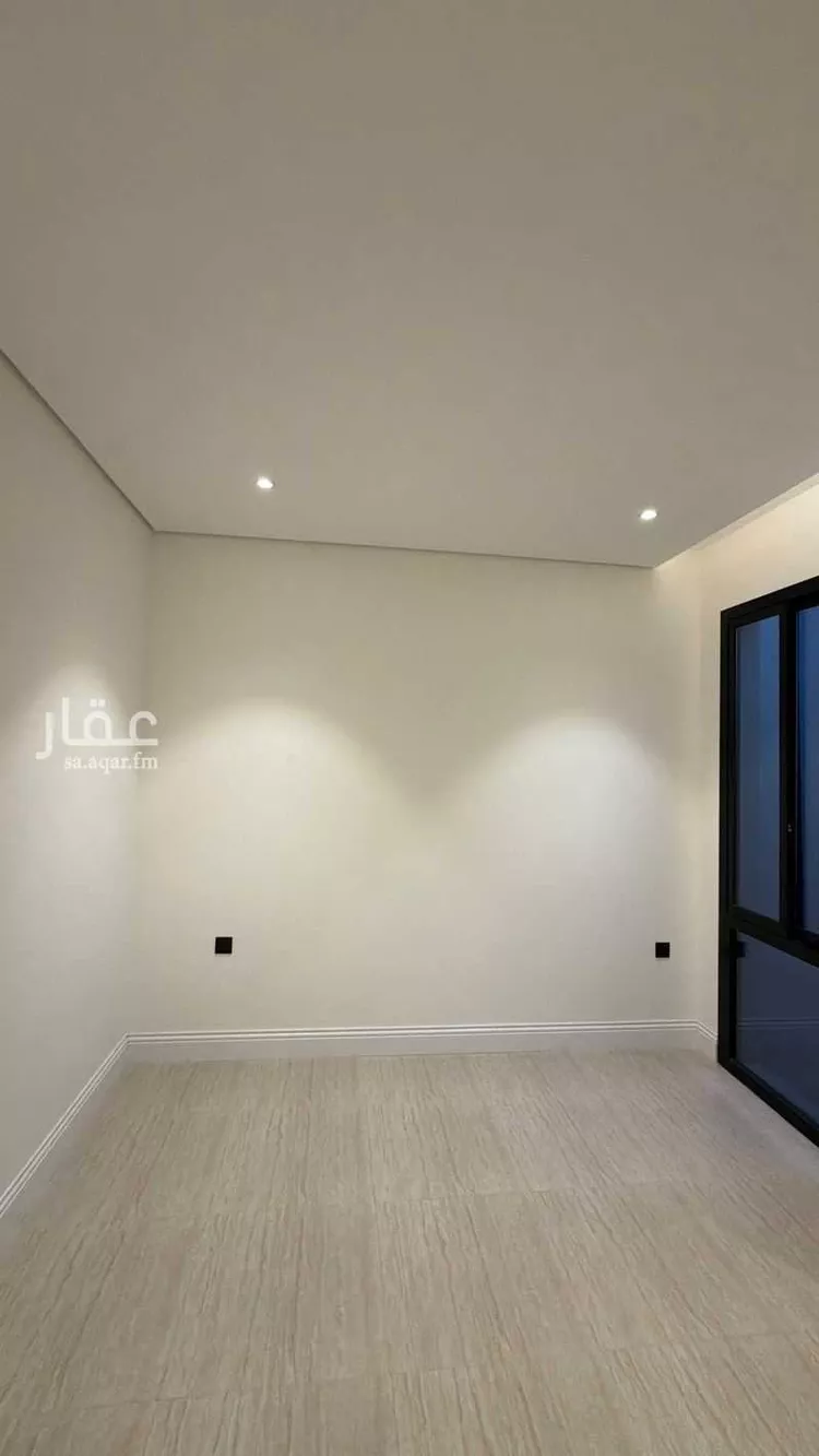 Floor for Sale in Riyadh Al Olaya 13