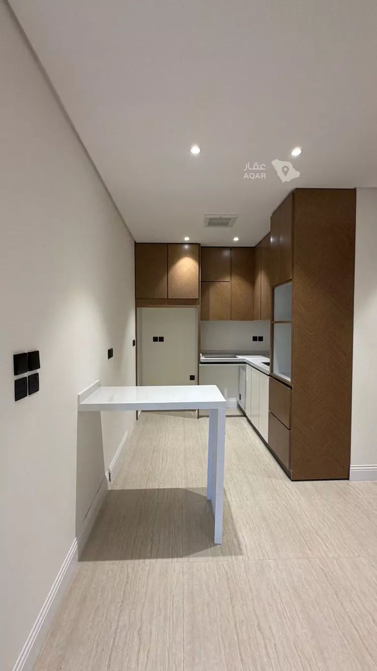 Floor for Sale in Riyadh Al Olaya 9