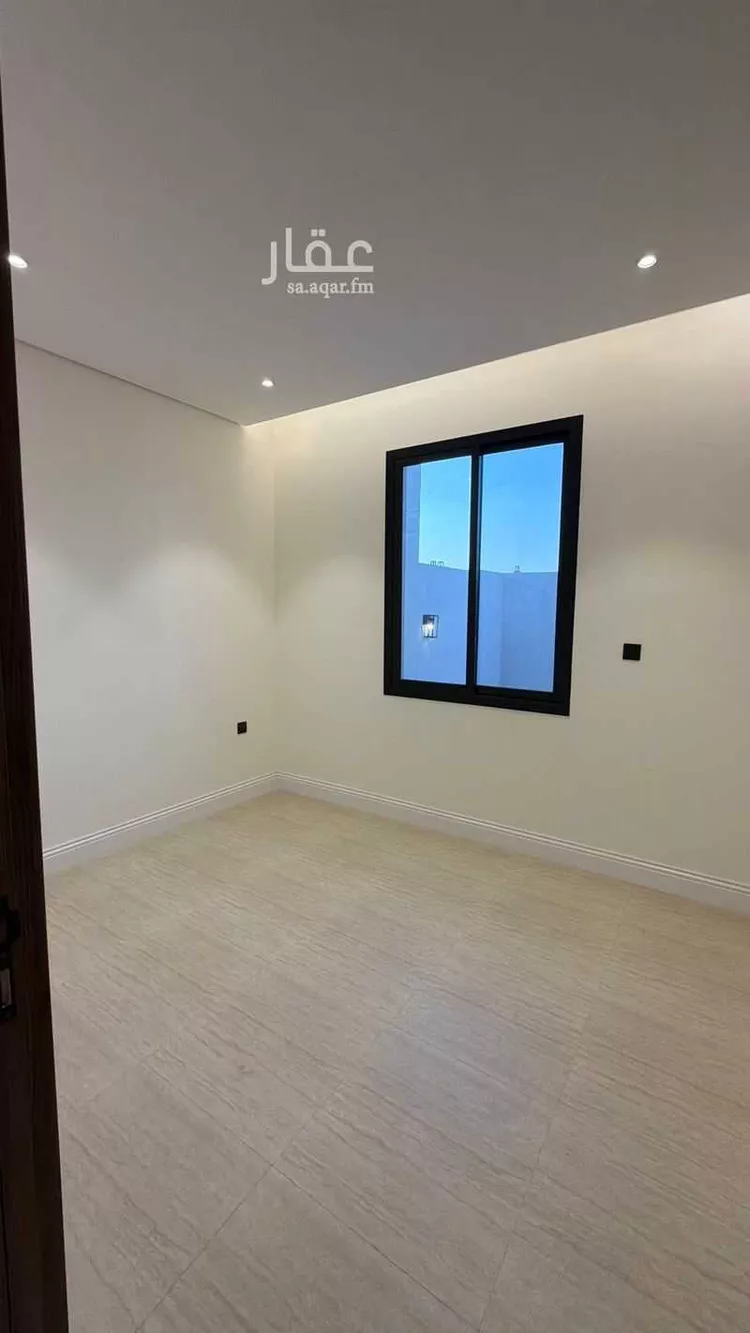Floor for Sale in Riyadh Al Olaya 14