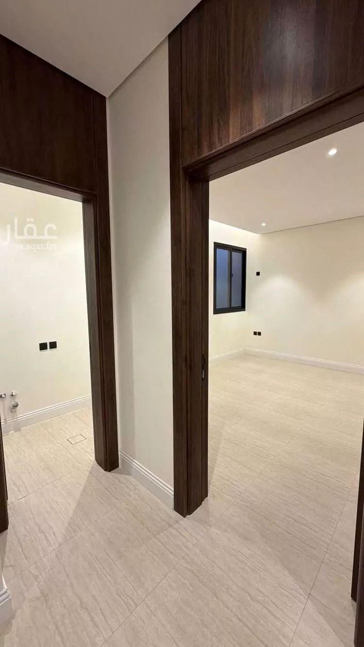 Floor for Sale in Riyadh Al Olaya 11