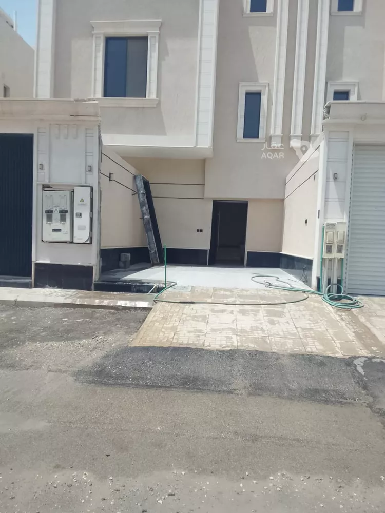 دور للبيع في شارع رقم 16, حي الجنادرية, مدينة الرياض, منطقة الرياض 2