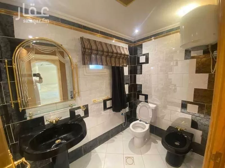 فيلا للبيع في شارع عمر بن بكر, حي مغرزات, مدينة الرياض, منطقة الرياض 8