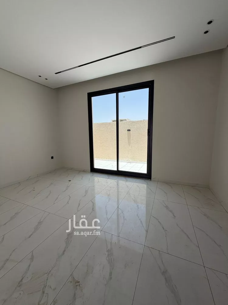 Floor for Sale in Riyadh Al Janadriyah 7