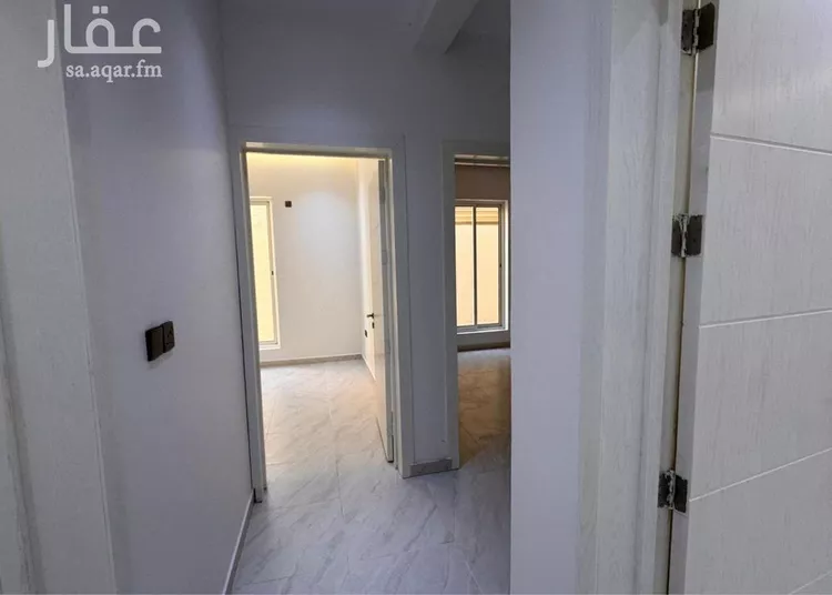 دور للبيع في شارع الربايع, حي المنار, مدينة الرياض, منطقة الرياض صورة 4