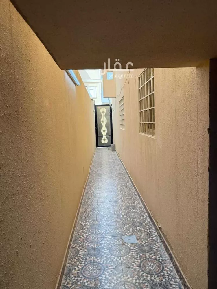 فيلا للإيجار في شارع اليعقوبي, حي ظهرة لبن, مدينة الرياض, منطقة الرياض 1 صورة