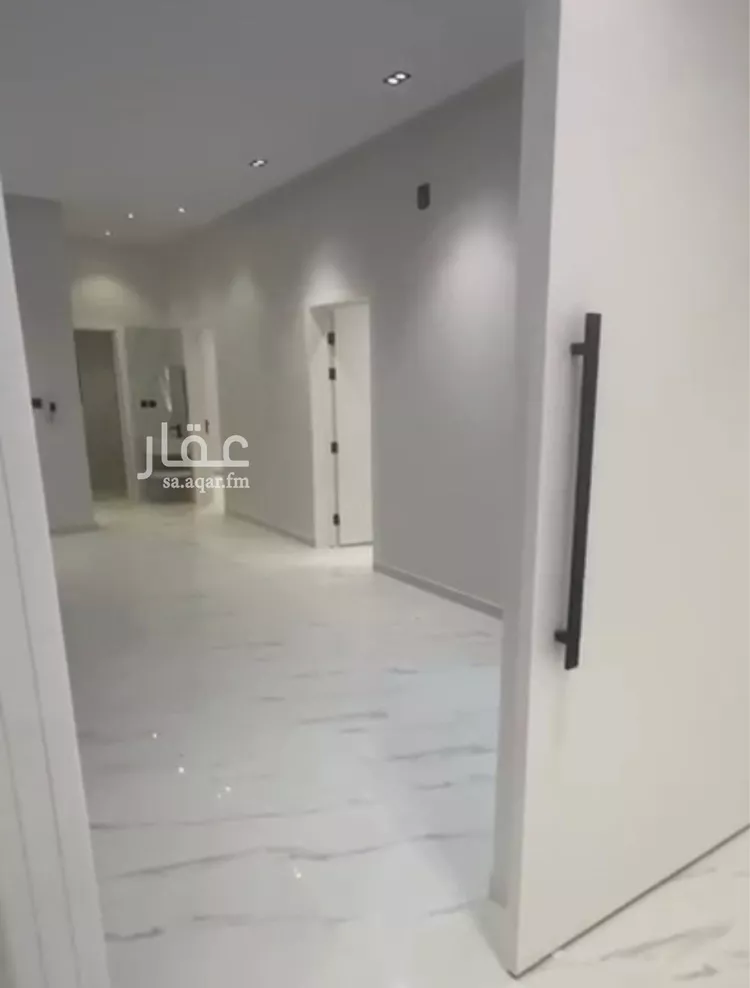 فيلا للبيع في شارع محمد بن نايف, حي طويق, مدينة المزاحميه, منطقة الرياض صورة 4