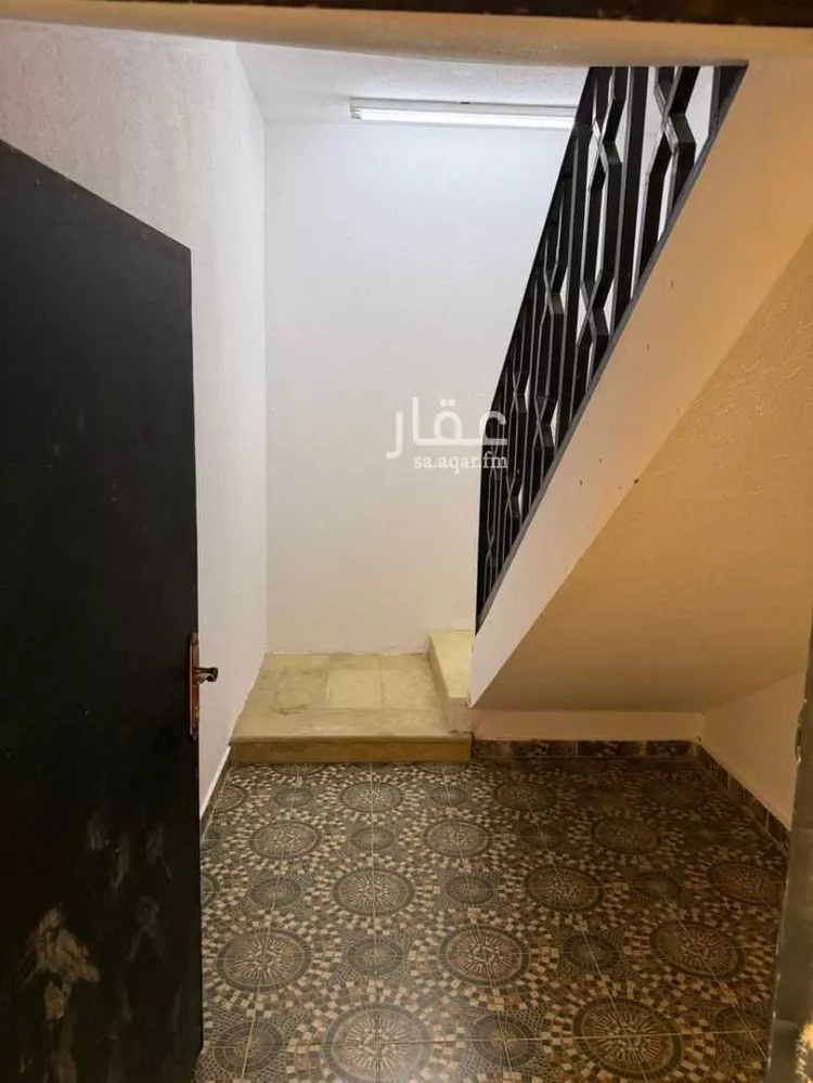 فيلا للإيجار في شارع اليعقوبي, حي ظهرة لبن, مدينة الرياض, منطقة الرياض صورة 2