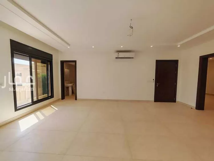Floor for Rent in Riyadh Al Olaya 9