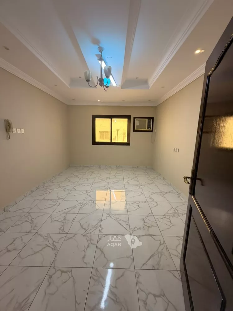 Building for Rent in Jeddah Al Ruwais
