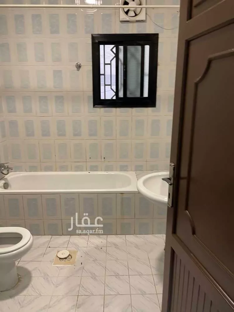 شقة للإيجار في شارع عاصم بن العكير ، حي النزهة ، جدة ، جدة صورة 3