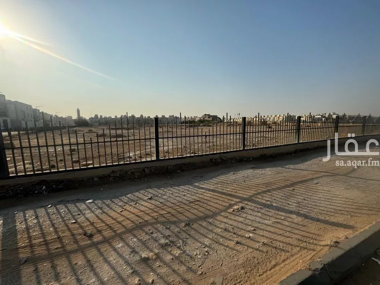 أرض للبيع في شارع الامام عبدالله بن سعود بن عبدالعزيز, حي القادسية, الرياض صورة 2