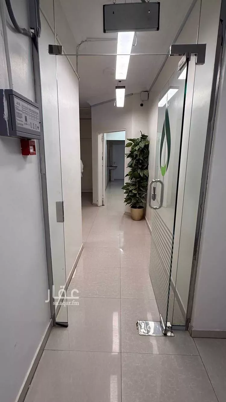Commercial Office for Rent in Riyadh Tuwaiq صورة 4