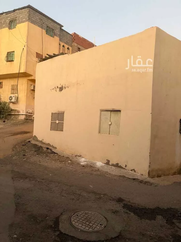 عمارة للبيع في شارع اسماعيل بن عمر, حي المغيسلة, مدينة المدينة المنورة, منطقة المدينة المنورة صورة 2