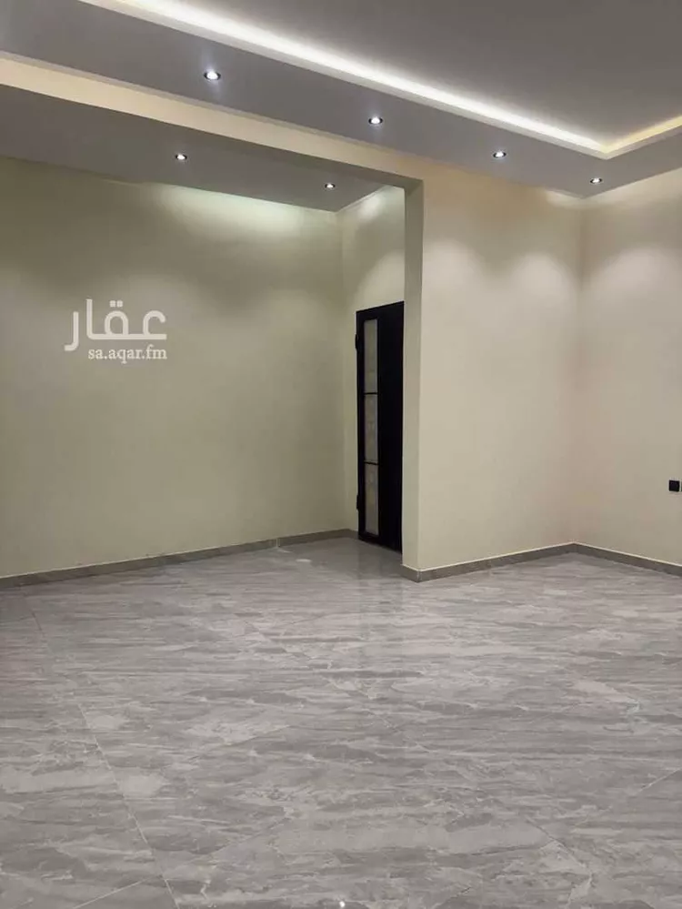Floor for Sale in Riyadh Ash Sharq 9