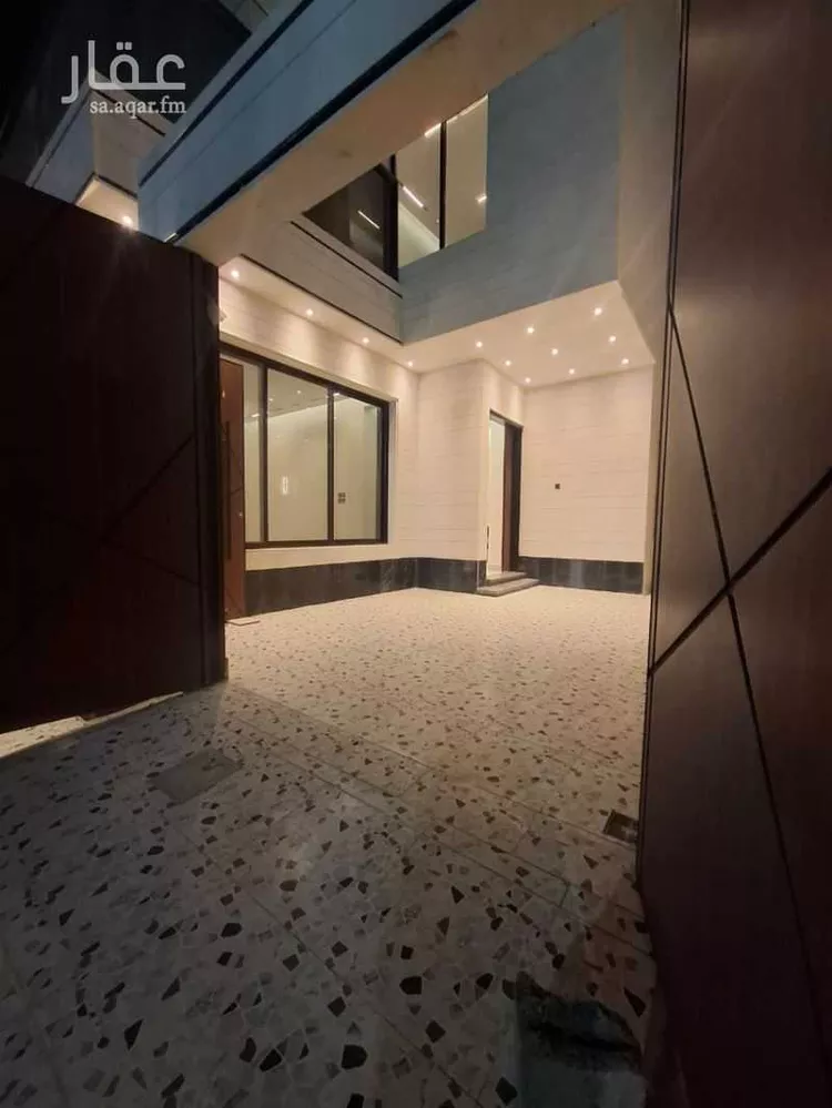 فيلا للبيع في شارع قيس بن الملوح, حي الرمال, مدينة الرياض, منطقة الرياض