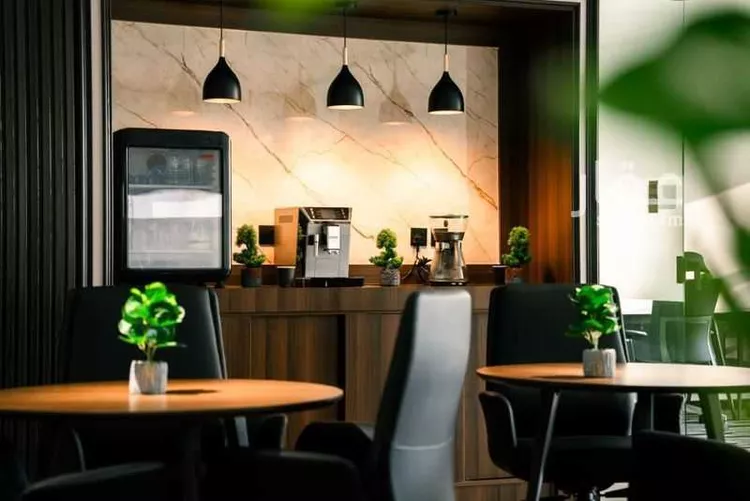 مكتب تجاري للإيجار في شارع طريق الملك فهد, حي الفيصلية, مدينة جدة, منطقة مكة المكرمة