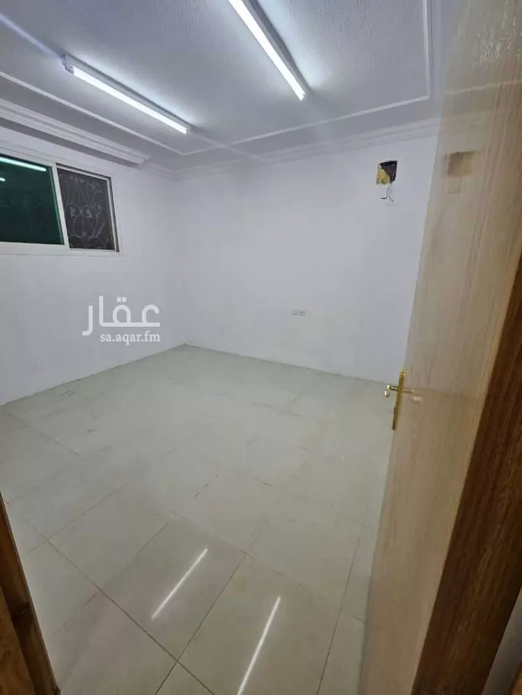 فيلا للإيجار في شارع الرايس, حي ظهرة البديعة, مدينة الرياض, منطقة الرياض صورة 2