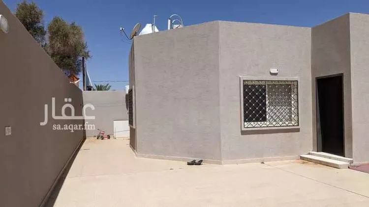 دور للبيع في شارع الخليفة عمر بن عبدالعزيز, حي الياسمين, مدينة الخبراء والسحابين, منطقة القصيم صورة 3