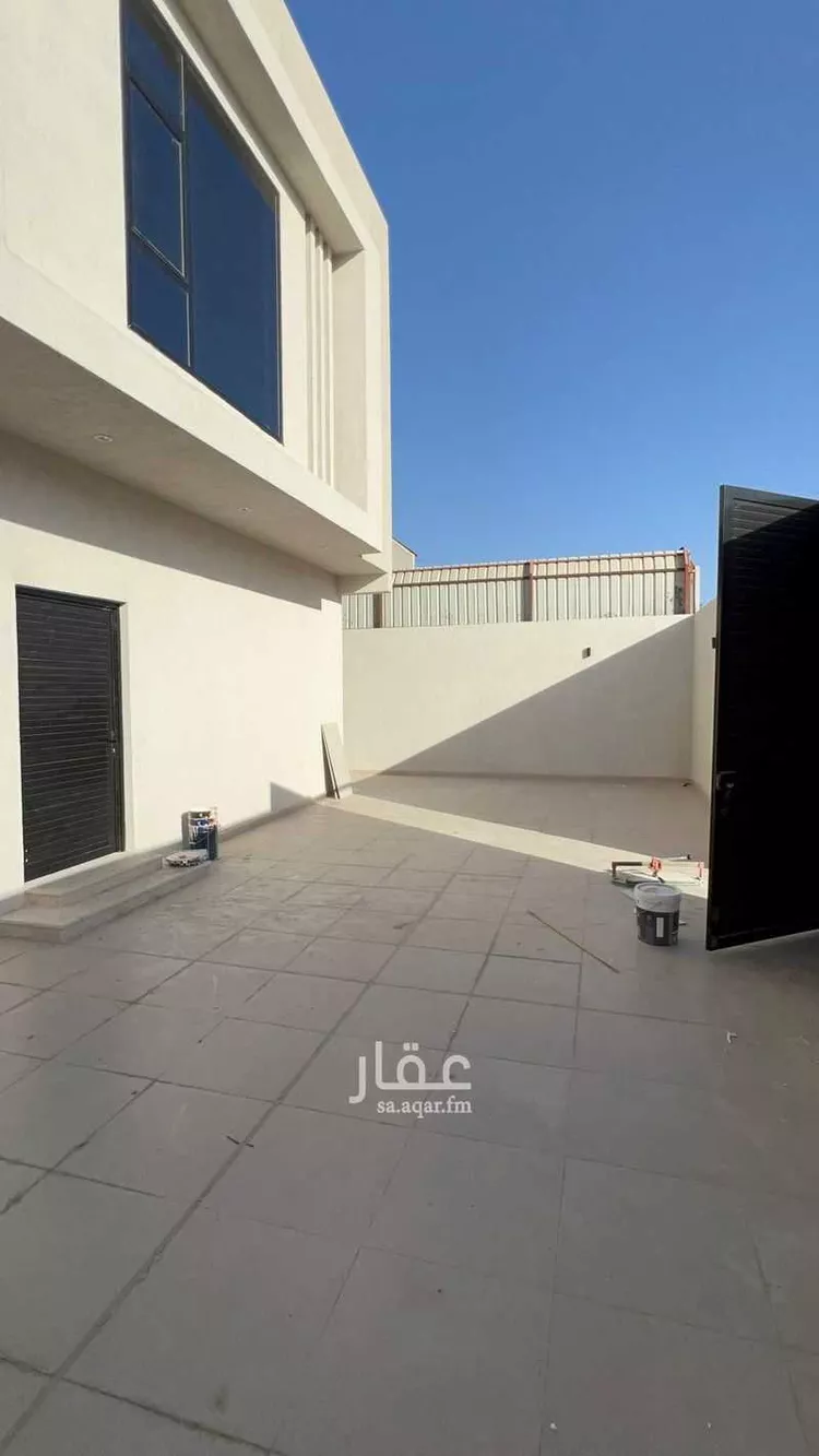 فيلا للبيع في شارع اوس بن المنذر, حي الدوحة الجنوبية, مدينة الظهران, المنطقة الشرقية صورة 2