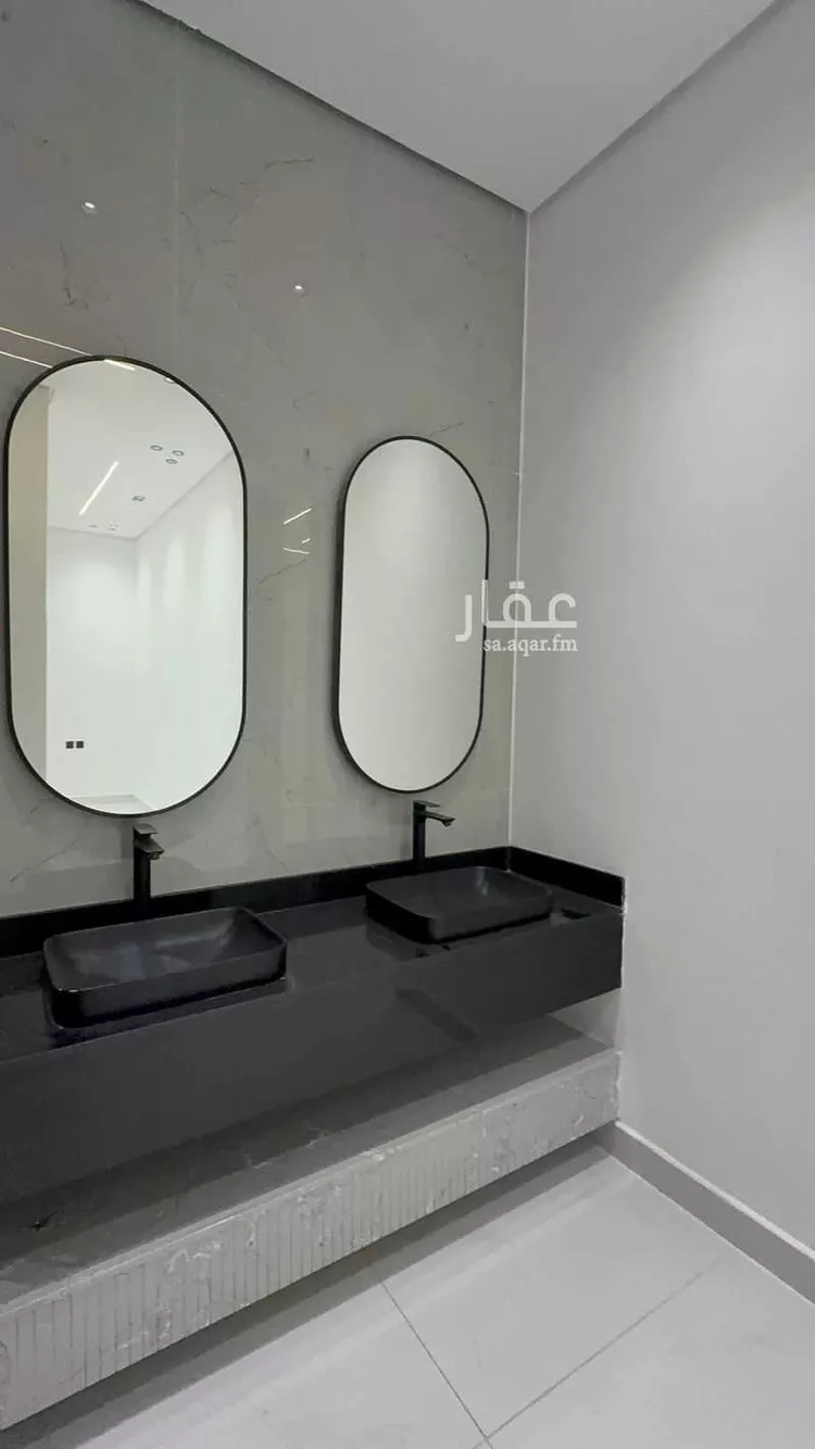 فيلا للبيع في شارع السلطان العقيلي, حي ضاحية الملك فهد, مدينة الدمام, المنطقة الشرقية صورة 2