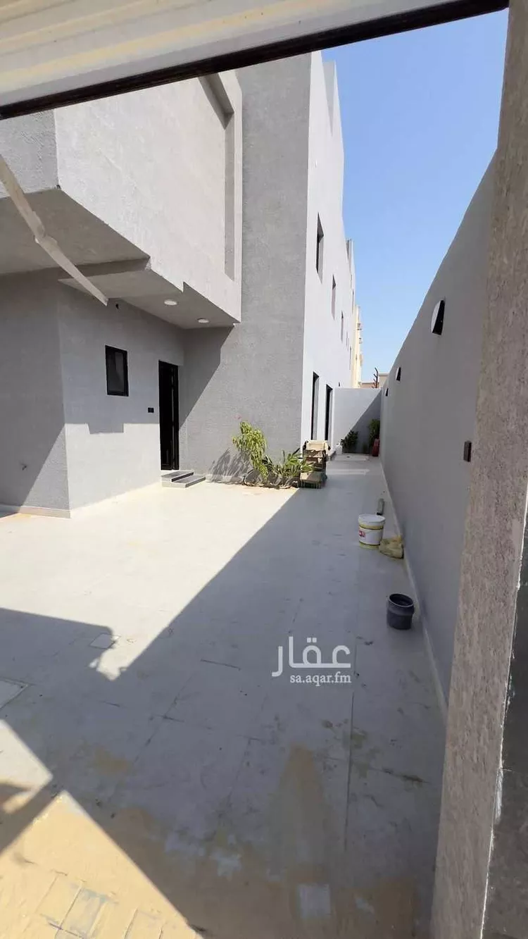 فيلا للبيع في شارع عثمان بن ابي العاص, حي أحد, مدينة الدمام, المنطقة الشرقية صورة 2