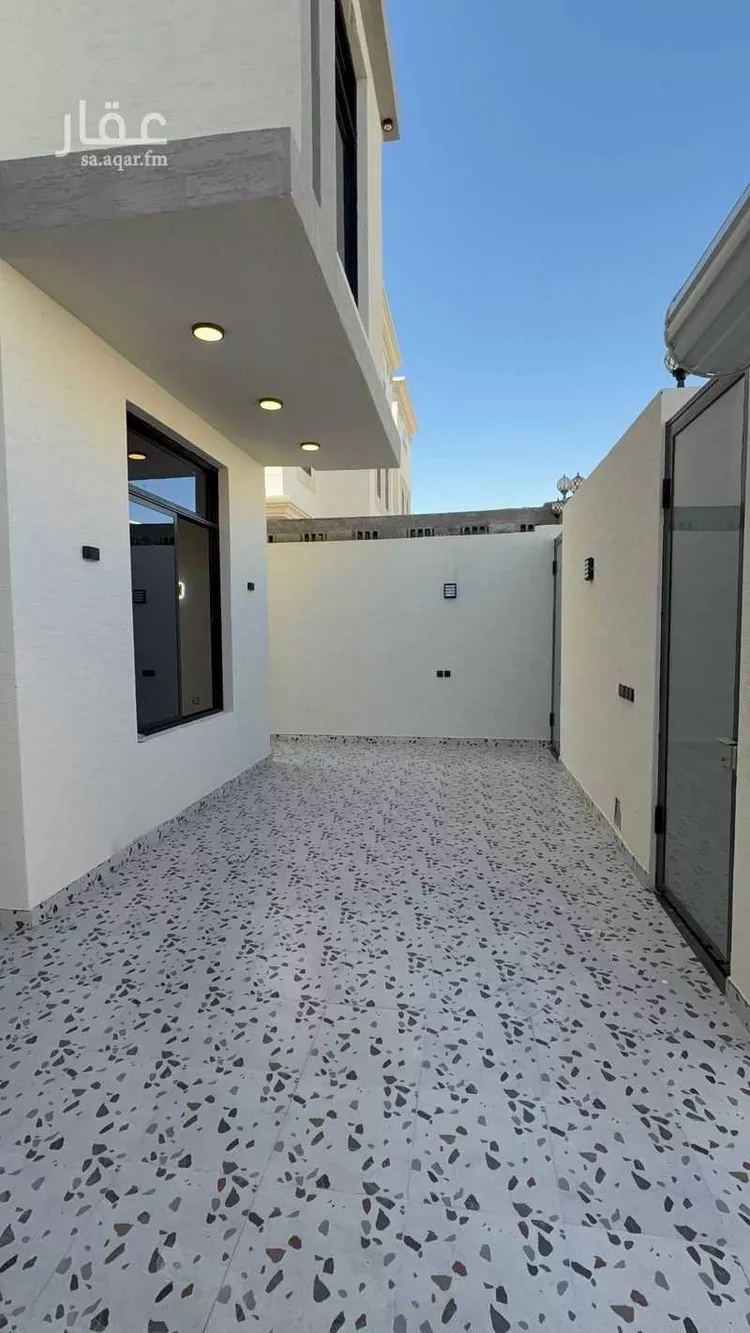 فيلا للبيع في شارع السلطان العقيلي, حي ضاحية الملك فهد, مدينة الدمام, المنطقة الشرقية صورة 5