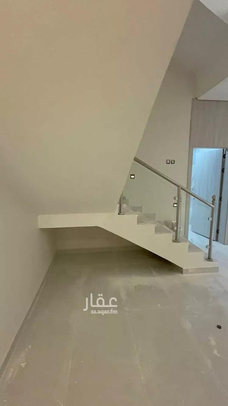 فيلا للبيع في شارع السلطان العقيلي, حي ضاحية الملك فهد, مدينة الدمام, المنطقة الشرقية صورة 3