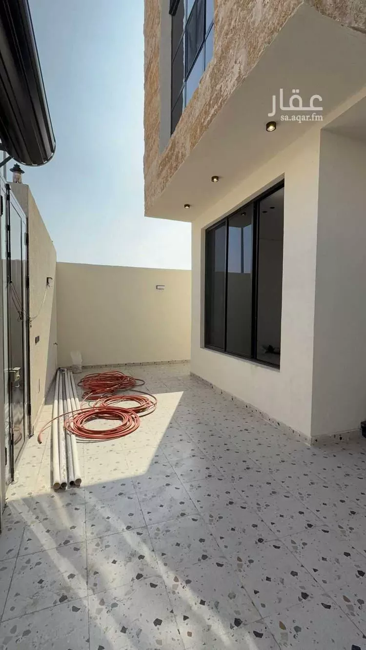 فيلا للبيع في شارع المتوكل العباسي, حي ضاحية الملك فهد, مدينة الدمام, المنطقة الشرقية صورة 2
