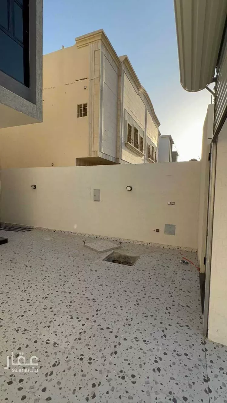 فيلا للبيع في شارع 283 ضاحية الملك فهد, حي ضاحية الملك فهد, مدينة الدمام, المنطقة الشرقية صورة 2