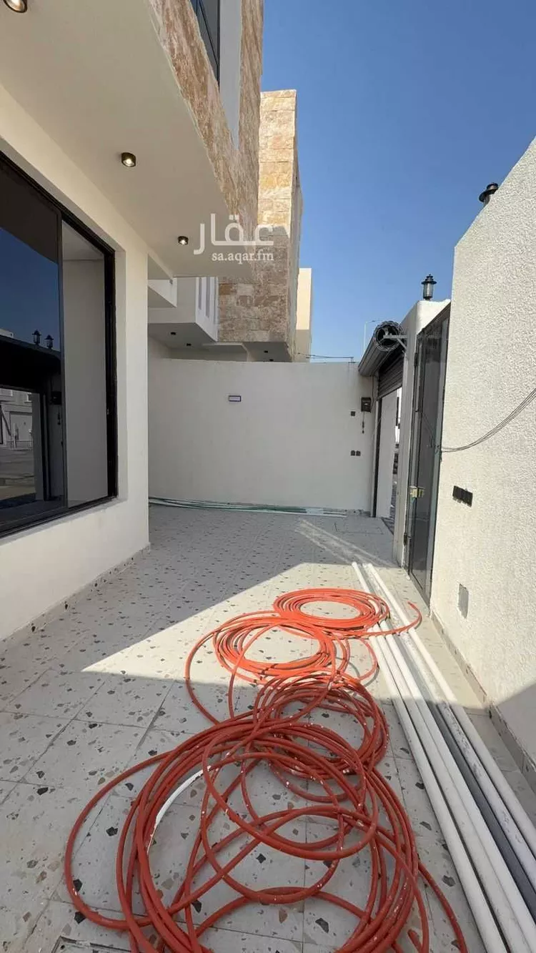 فيلا للبيع في شارع المتوكل العباسي, حي ضاحية الملك فهد, مدينة الدمام, المنطقة الشرقية صورة 3