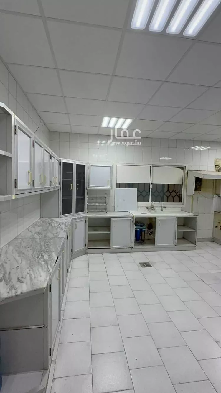 فيلا للبيع في شارع ابو الطاهر المقدسي, حي بدر, مدينة الدمام, المنطقة الشرقية 8