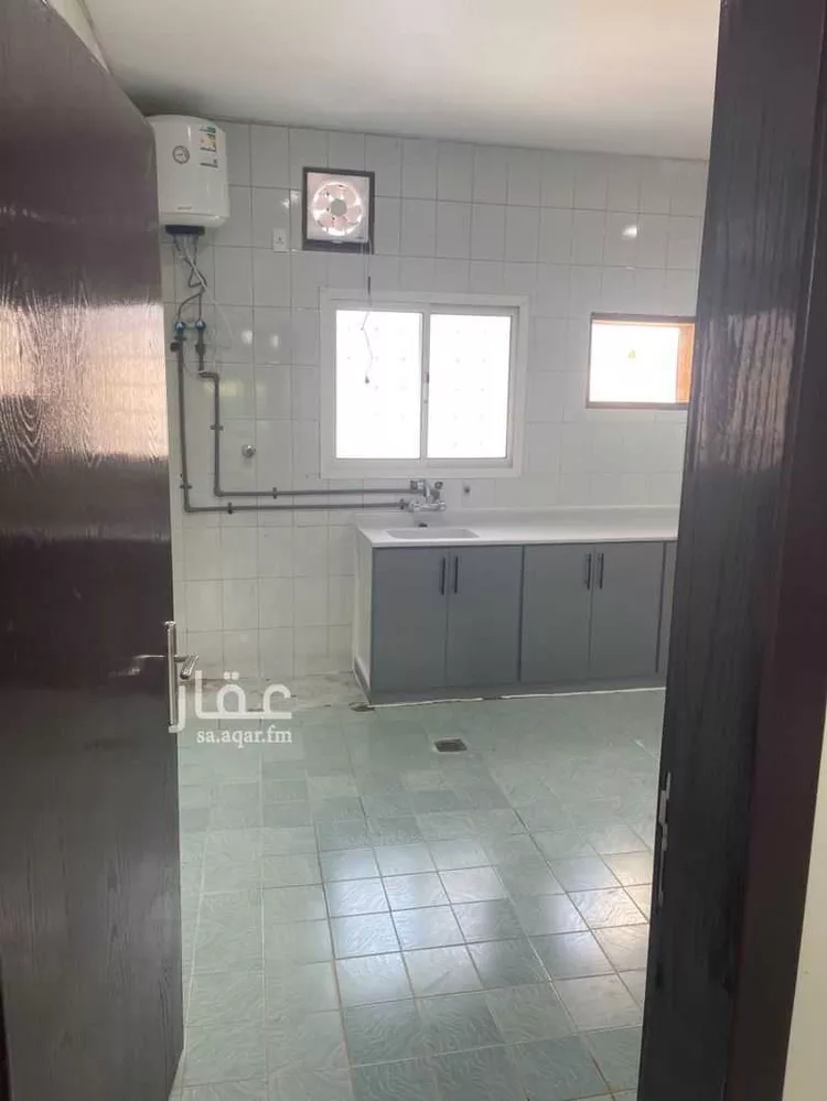 عمارة للإيجار في شارع الحادي والعشرون, حي الثقبة, مدينة الخبر, المنطقة الشرقية صورة 3