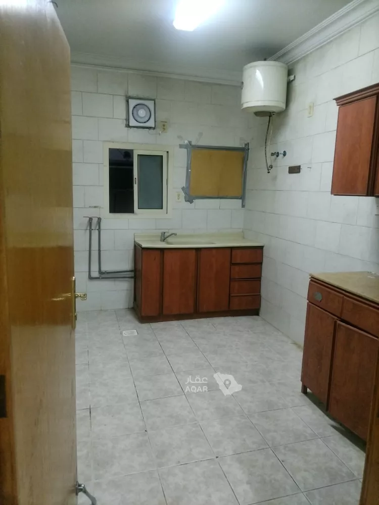 شقة للإيجار في شارع سيهات, حي الخبر الجنوبية, مدينة الخبر, المنطقة الشرقية صورة 3