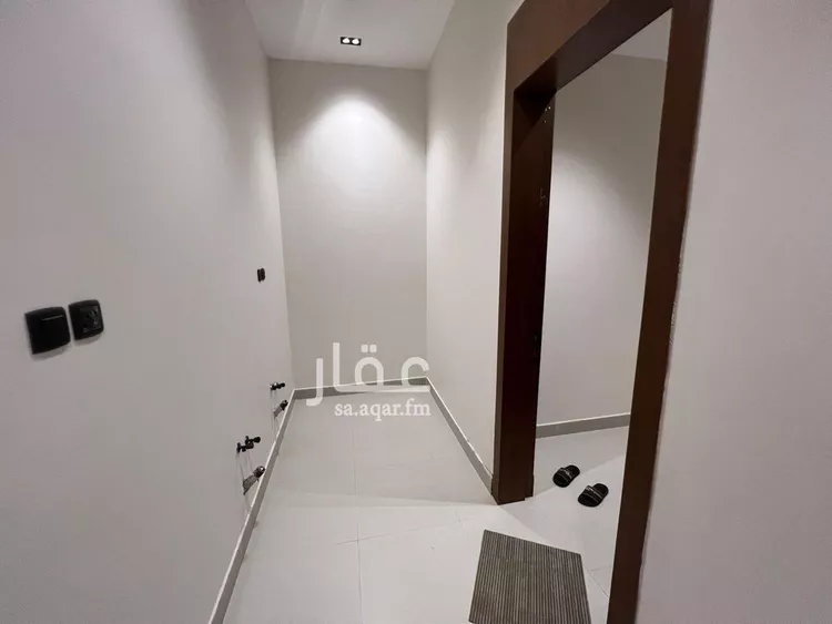 دور للبيع في شارع أوس بن المنذر الأنصاري, حي الخليج, مدينة الرياض, منطقة الرياض صورة 3