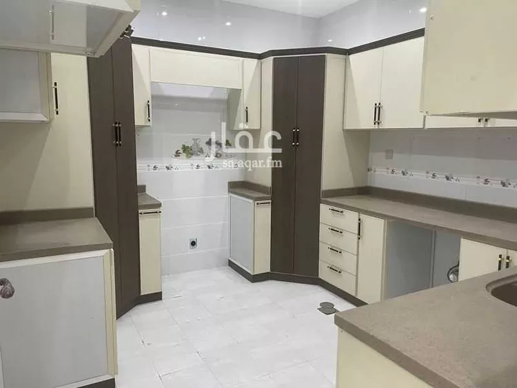 شقة للإيجار في شارع حنظلة ابن الطفيل ، حي التحلية ، الخبر ، الخبر