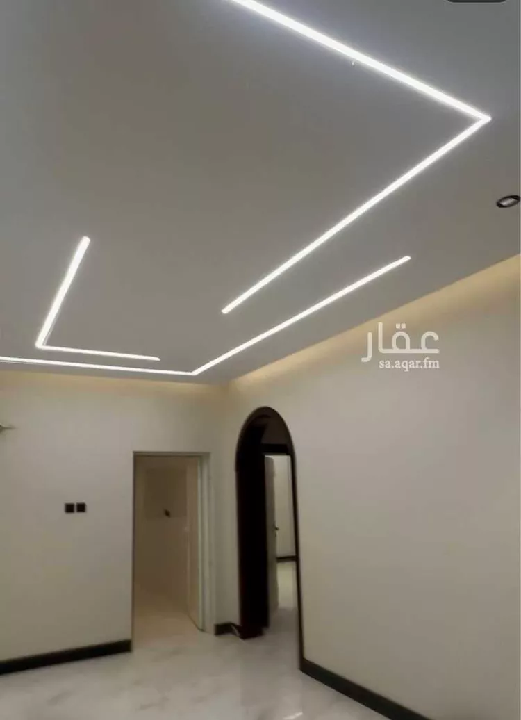 عمارة للإيجار في شارع أبي القاسم الزجاجي, حي السويس 1, مدينة جازان, منطقة جازان صورة 2