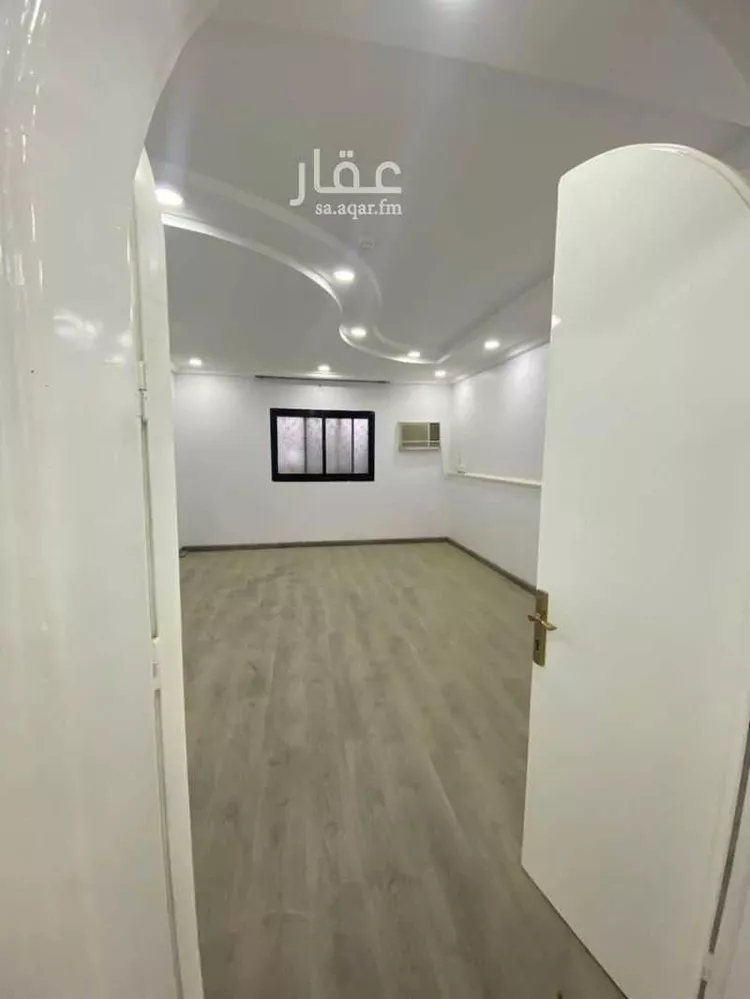 فيلا للإيجار في شارع طريق الملك خالد بن عبد العزيز, حي السوق, مدينة الباحة, منطقة الباحة صورة 2