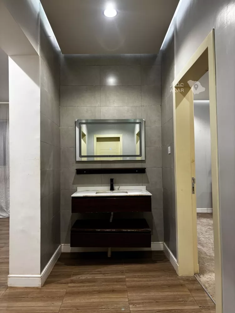 Floor for Rent in Riyadh Al Yarmouk 8